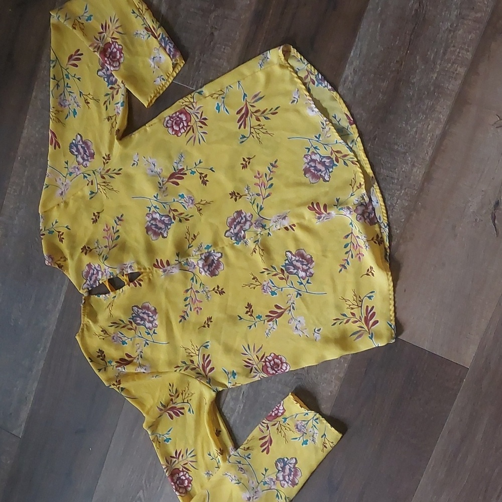 Floral blouse‎ - Picture 6 of 7